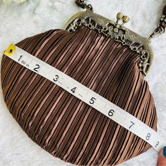 Silk Satin Evening Handbag Retro Vintage with Pearl like Handle - Picture 4 of 12